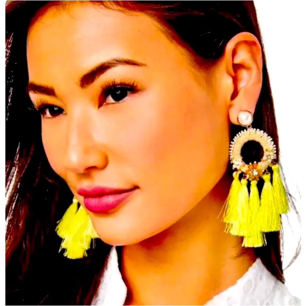 Lilly Pulitzer Suns Out Crème Fraiche Earrings. NWT